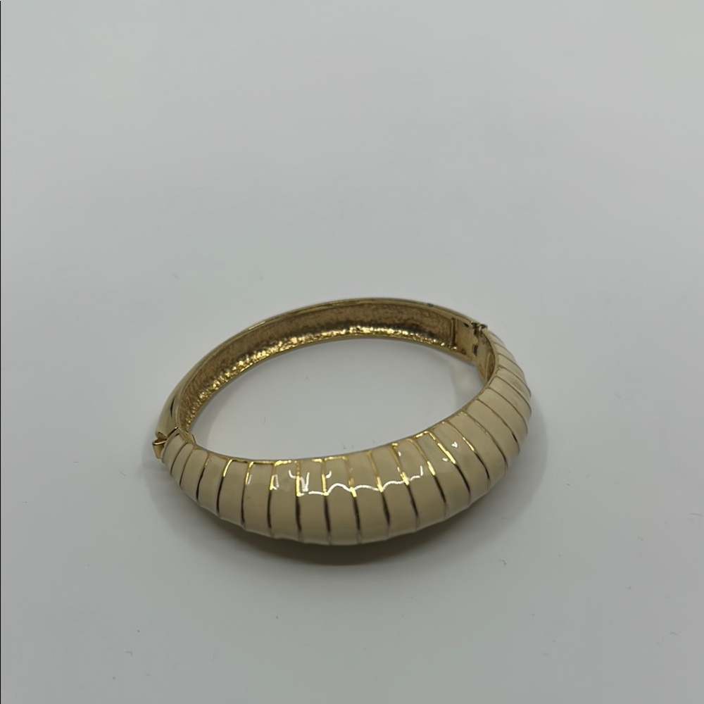Fabulous Goldtone and Cream Bangle Hinge Bracelet